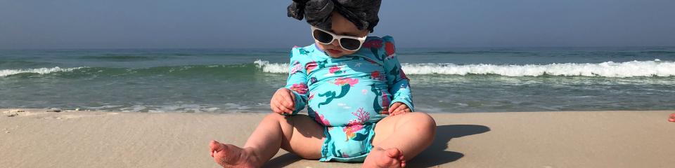 Bébé à la plage 